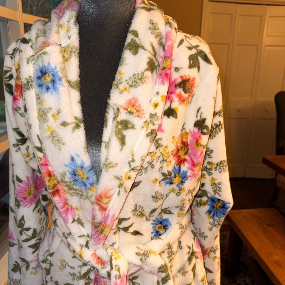 Wild Sage Sadie Hooded Bath Robe with a floral print flannel fleece Sz L/XL - Picture 2 of 10